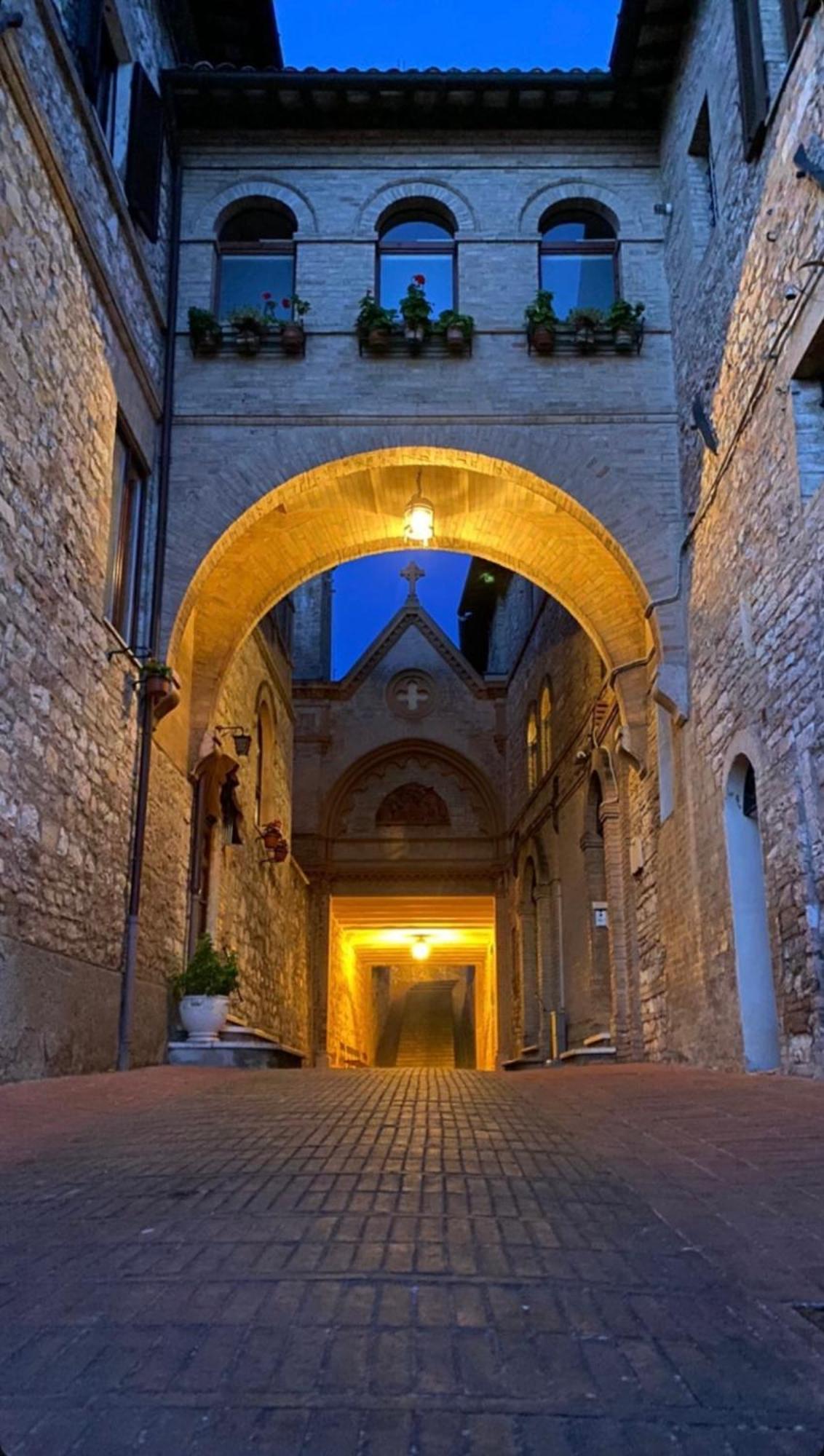 Monolocale L'Anfiteatro Romano Assisi Ngoại thất bức ảnh